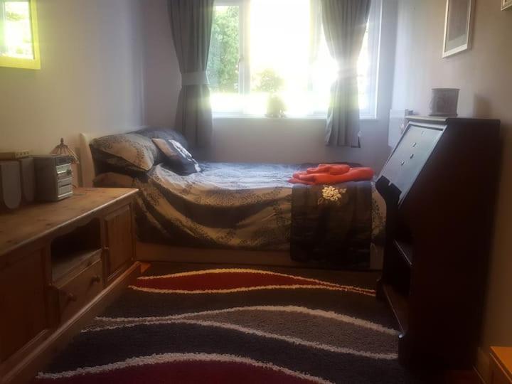 Stayinwoking At 30 Woodlands Horsell Zewnętrze zdjęcie