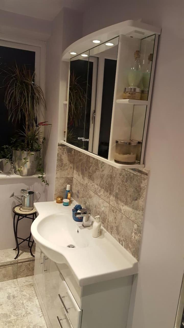 Stayinwoking At 30 Woodlands Horsell Zewnętrze zdjęcie