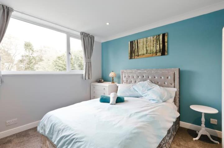 Stayinwoking At 30 Woodlands Horsell Zewnętrze zdjęcie