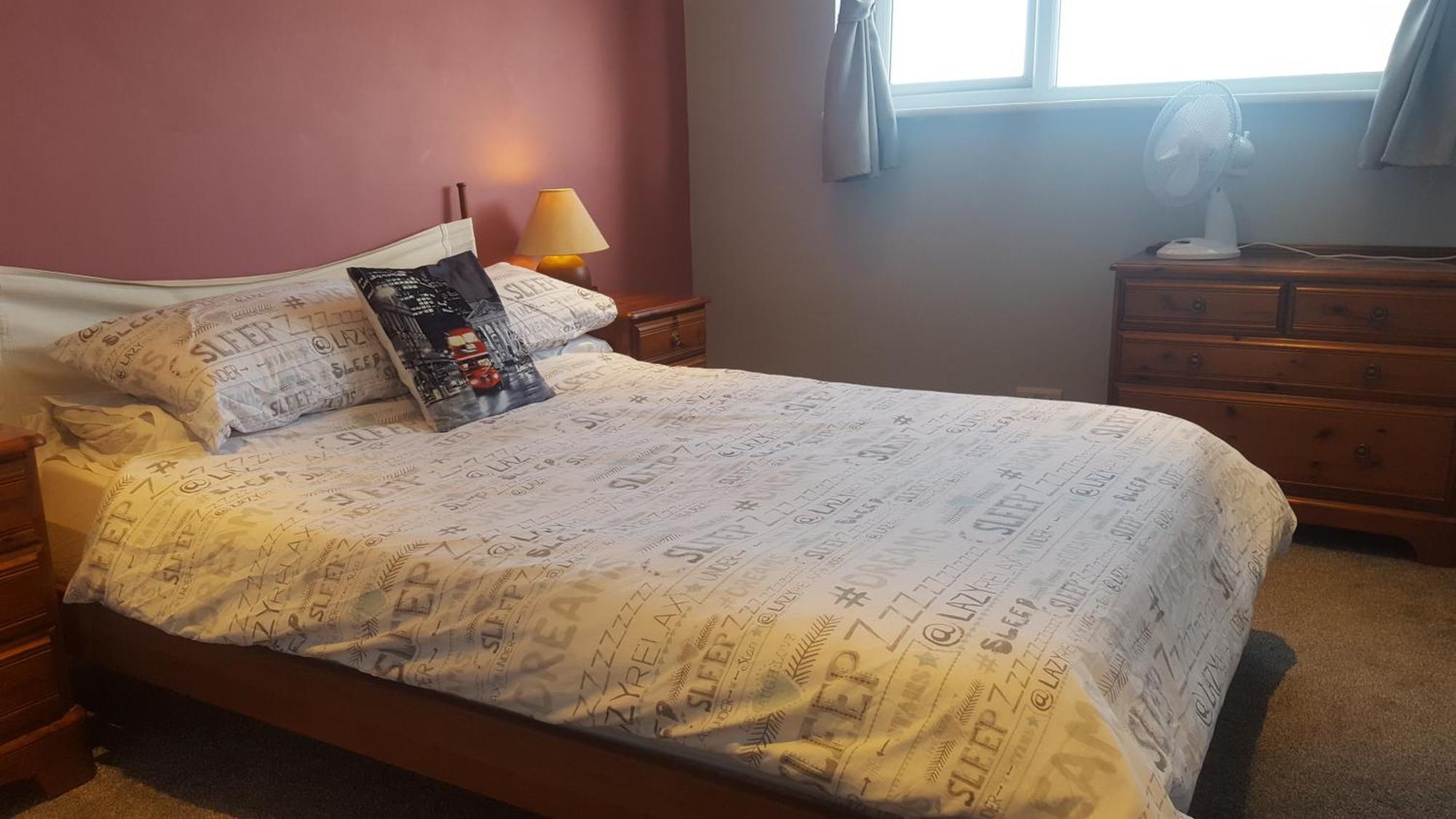 Stayinwoking At 30 Woodlands Horsell Zewnętrze zdjęcie